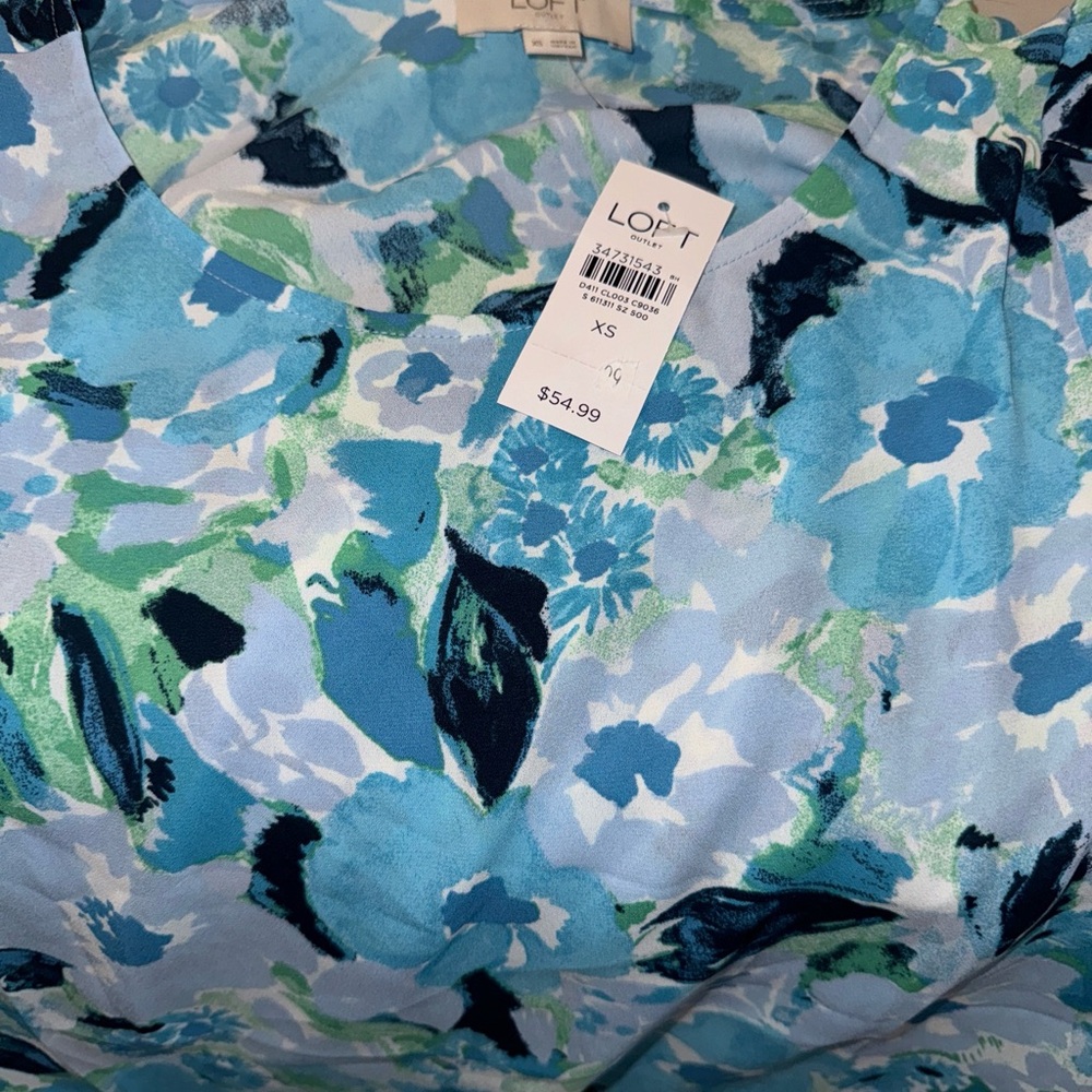 LOFT Floral Blue and Green Blouse Women’s Size XS - NWT!